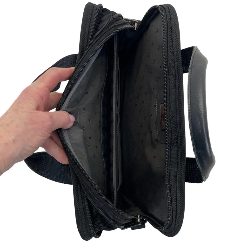 Tumi Nylon Portfolio Organizer Bag OS Black